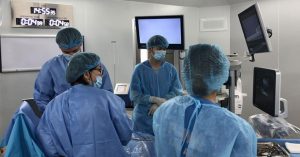 phau-thuat-truyen-mau-song-thai-dau-tien